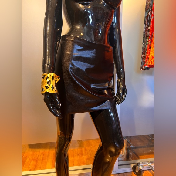 SIEMPRE Faux Leather Skirt - Picture 3 of 3